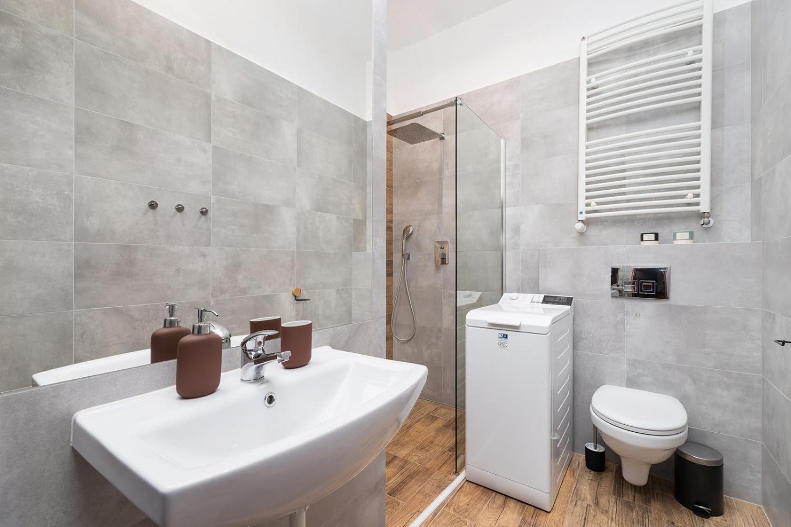 Two Bedroom - Sarego 28 Street Apartament *
